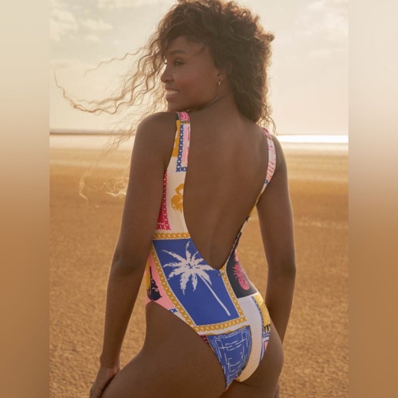 NWT Maaji Paradise Postals Claire Classic One Piece - Picture 5 of 14